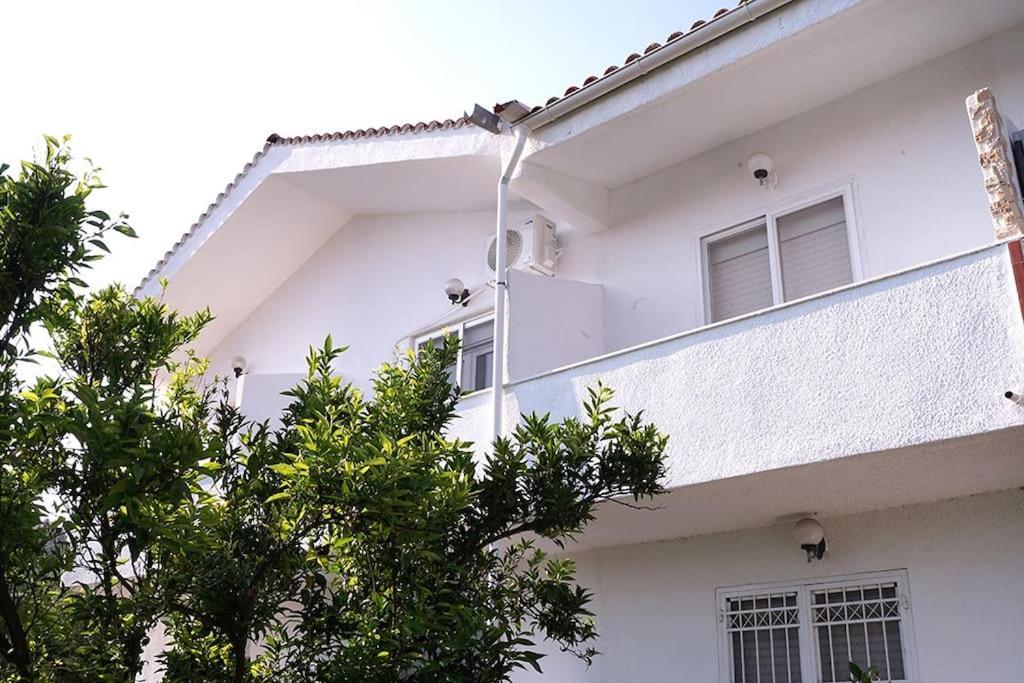 Three Sisters House Villa โมลากาลีวา ภายนอก รูปภาพ
